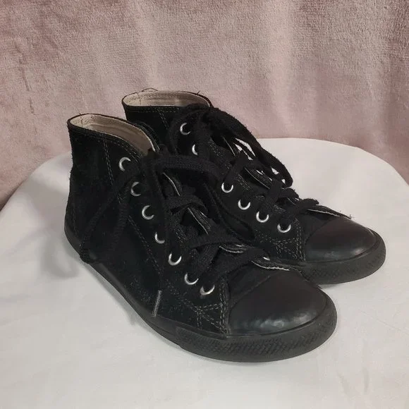 Womens Black Suede Mid Ankle Converse Size 6.5 - Picture 1 of 8